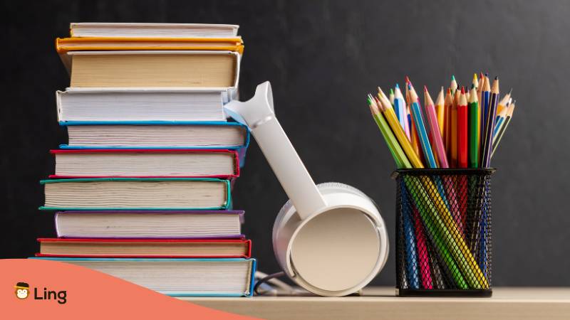 Bücher, Stifte Und Kopfhörer