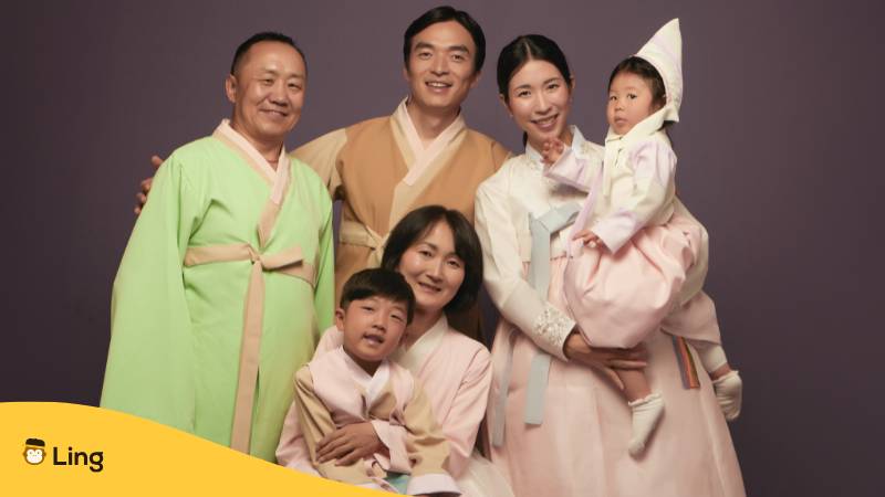 Familie Aus Drei Generationen Tragen Hanbok