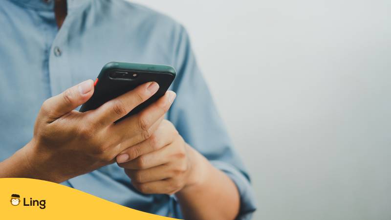 Mann Nutzt Sprach-App