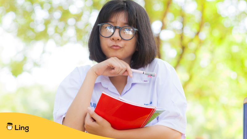 泰國女學生說 หนังสือของฉัน (Nǎng-Sʉ̌e Khǎawng Chǎn) ”我的書”