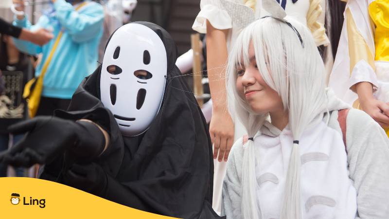 Zwei Anime-Fans In Kostümen