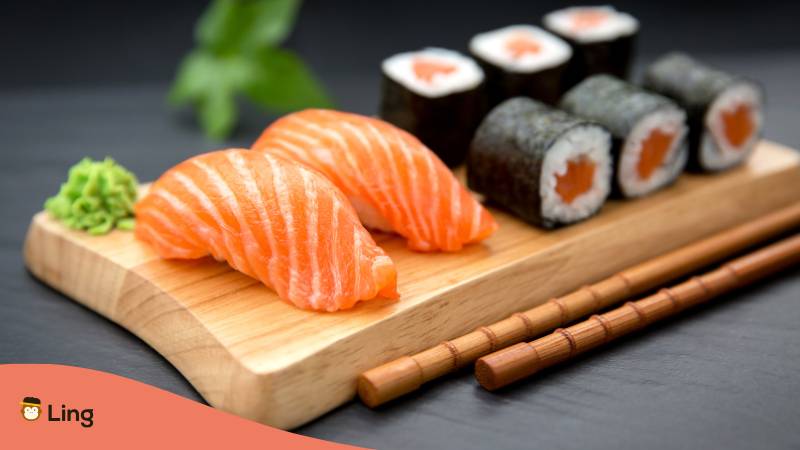 Sushi Nigiri Mit Frischem Lachs Und Maki Rolle