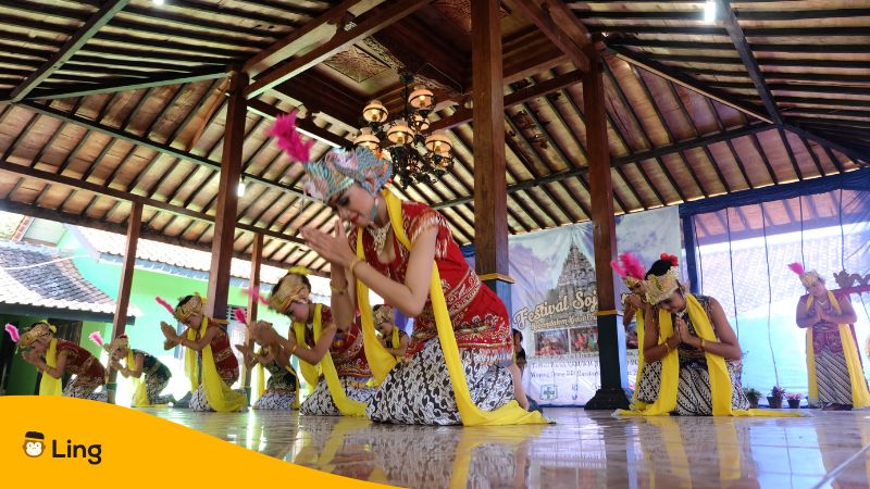 Javanese Traditional Dancers