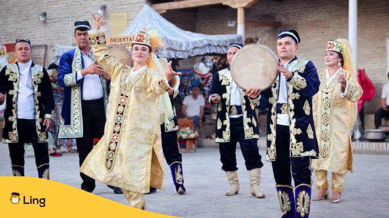 Musiker In Nationaltrachten, Usbekistan
