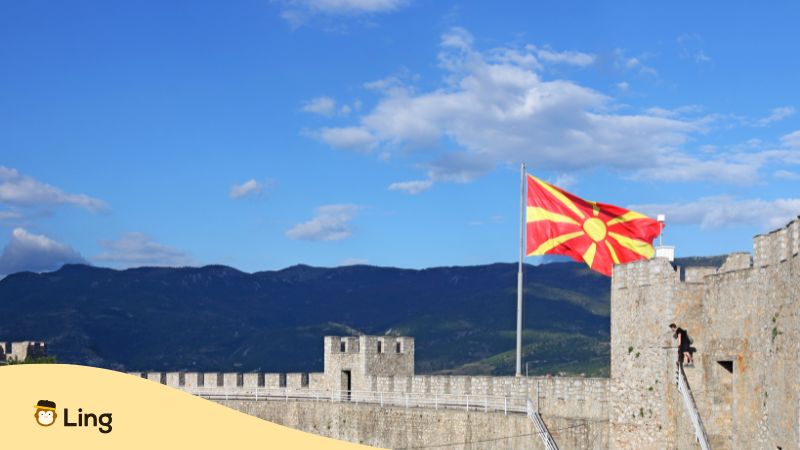 Drapeau De Macédoine Sur La Forteresse Samuil À Ohrid