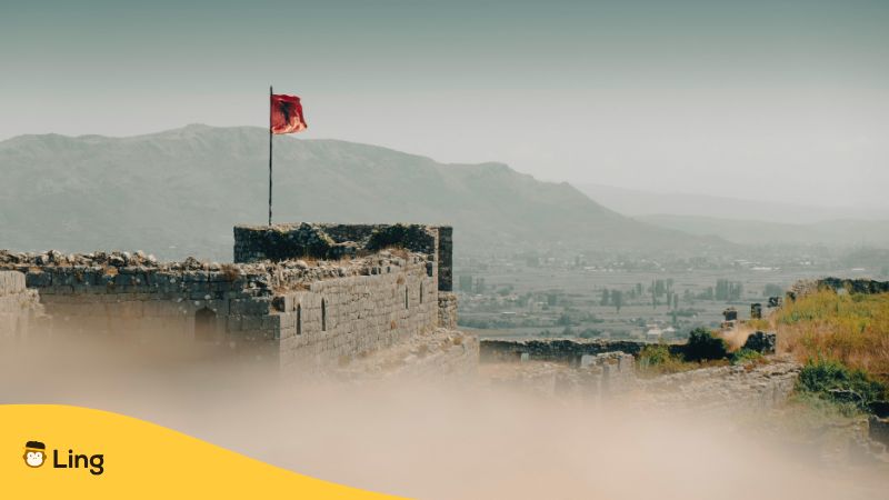 Burg Rozafa Mit Der Albanischen Flagge In Shkoder.