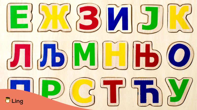 Kyrillisches Alphabet Aus Holz.